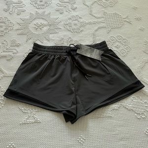 NWT STORI INTRO 2 1/2” SHORTS SLATE/ONYX SIZE 6